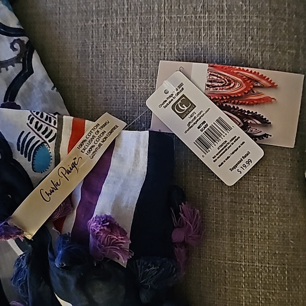 Scarf - Picture 2 of 4